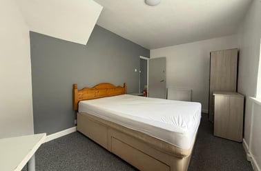 Sydney Street, City Centre, Plymouth - Image 2